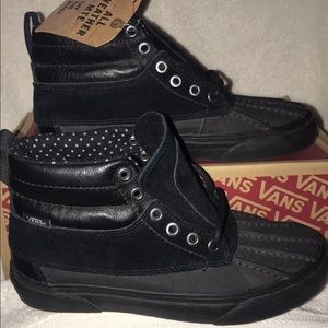 💦💟ALL WEATHER MTE DEL PATO BLACK POLKA DOTS VANS